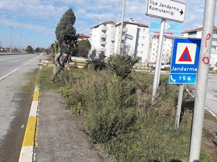 Akçakoca’da yol ve parklarda çalışmalar aralıksız devam ediyor G3