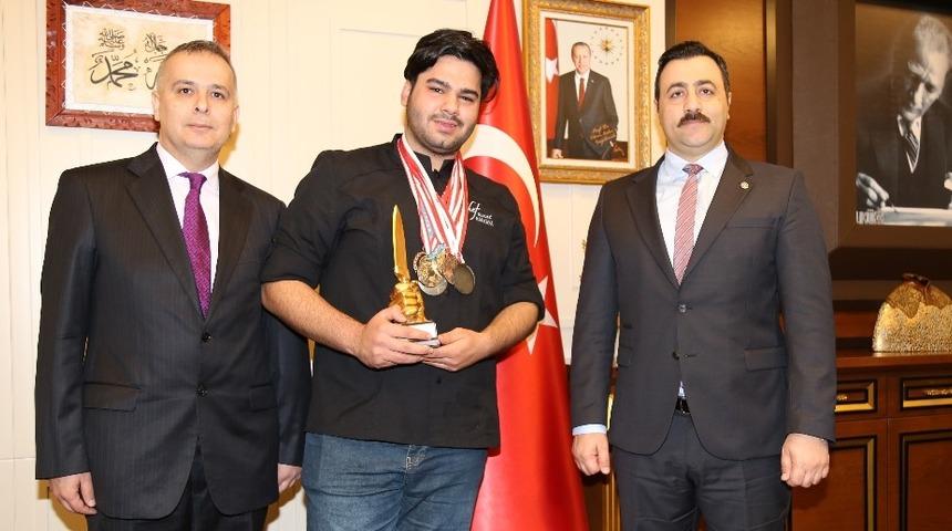 ALK&Uuml;&rsquo;l&uuml; &ouml;ğrenci 4 yarışmadan 8 madalya ve bir kupayla d&ouml;nd&uuml;