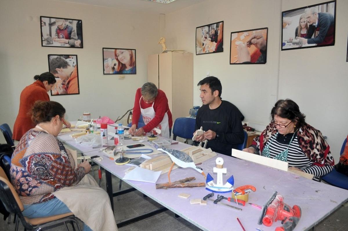 Kadınlar ev dekorasyonunu kendileri tasarlıyor