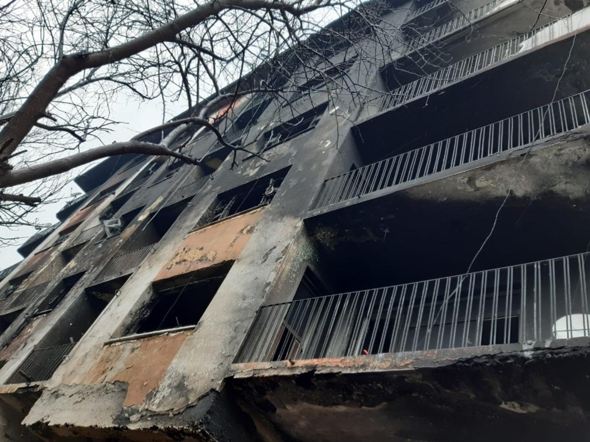 Siirt&rsquo;te korkutan yangın, dumandan etkilenen 10 kişi hastanelik oldu