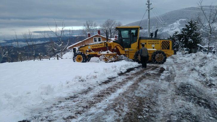 Hendek’te karla mücadele sürüyor G3