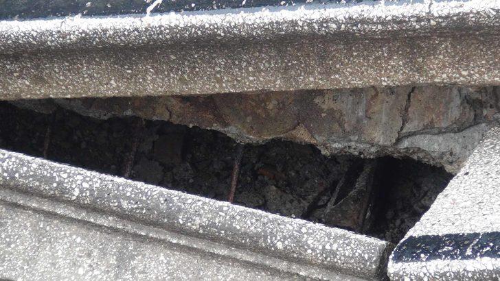 Hatay'da tarihi binanın merdivenleri çöktü G5