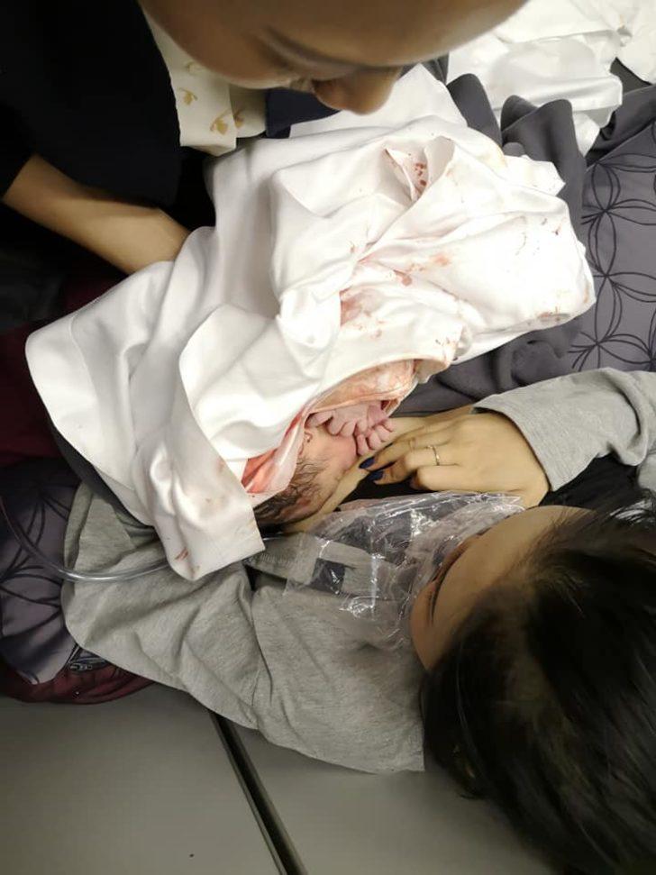 Uçakta doğum yaptı! Doktor o anları anlattı: Film gibiydi G1