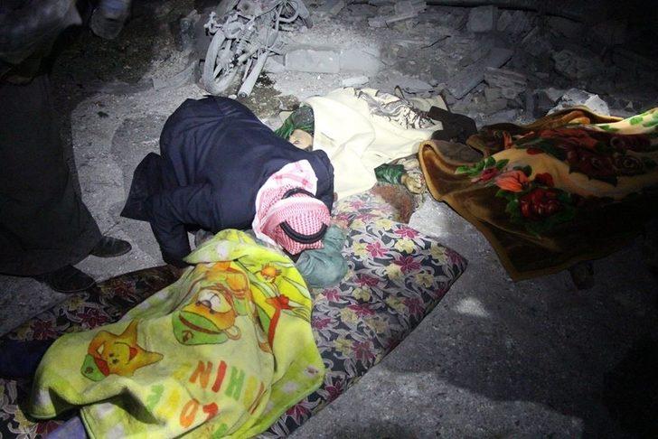 Esad rejimine destek veren Rus savaş uçakları İdlib’i vurdu: 5 ölü G3