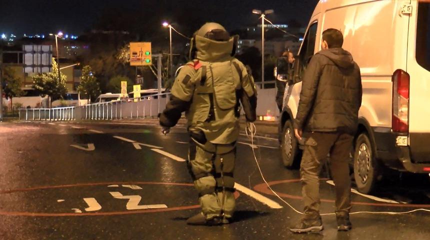 İBB Binası &ouml;n&uuml;nde hareketlilik! Bomba imha uzmanı  sevk edildi