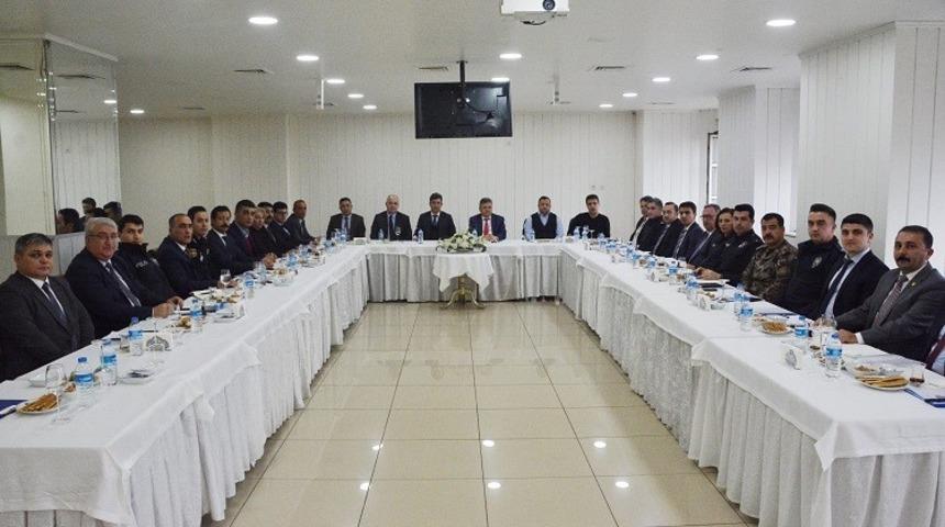 Emniyetten huzur ve g&uuml;ven toplantısı