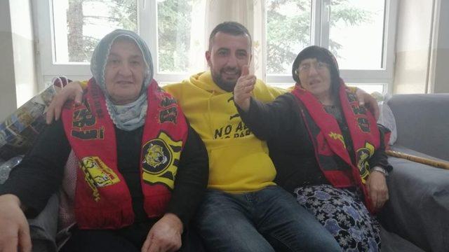 Taraftarlar Derneği’nden huzurevi ziyareti