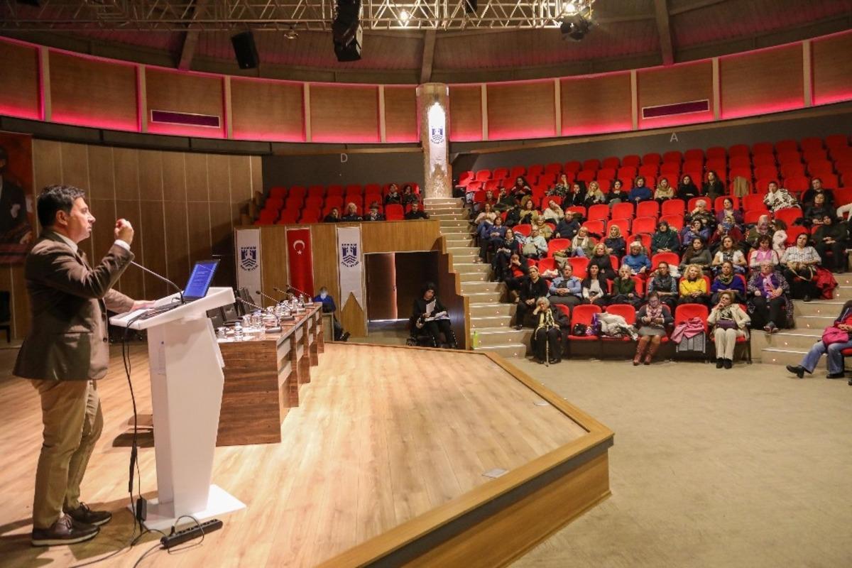 Bodrum&rsquo;da kadın buluşmasına yoğun katılım