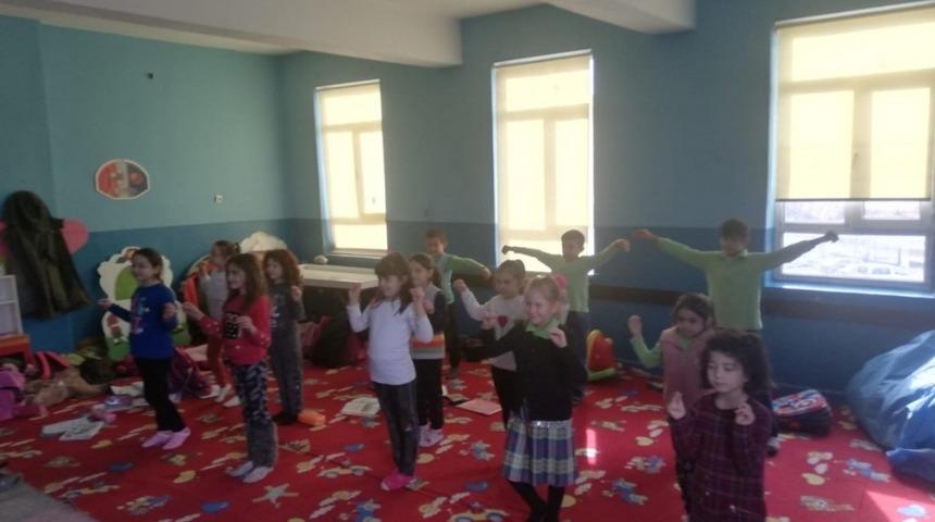 İlkokul &ouml;ğrencileri i&ccedil;in &rsquo;&rsquo;Halk oyunları&rsquo;&rsquo; kursu a&ccedil;ıldı