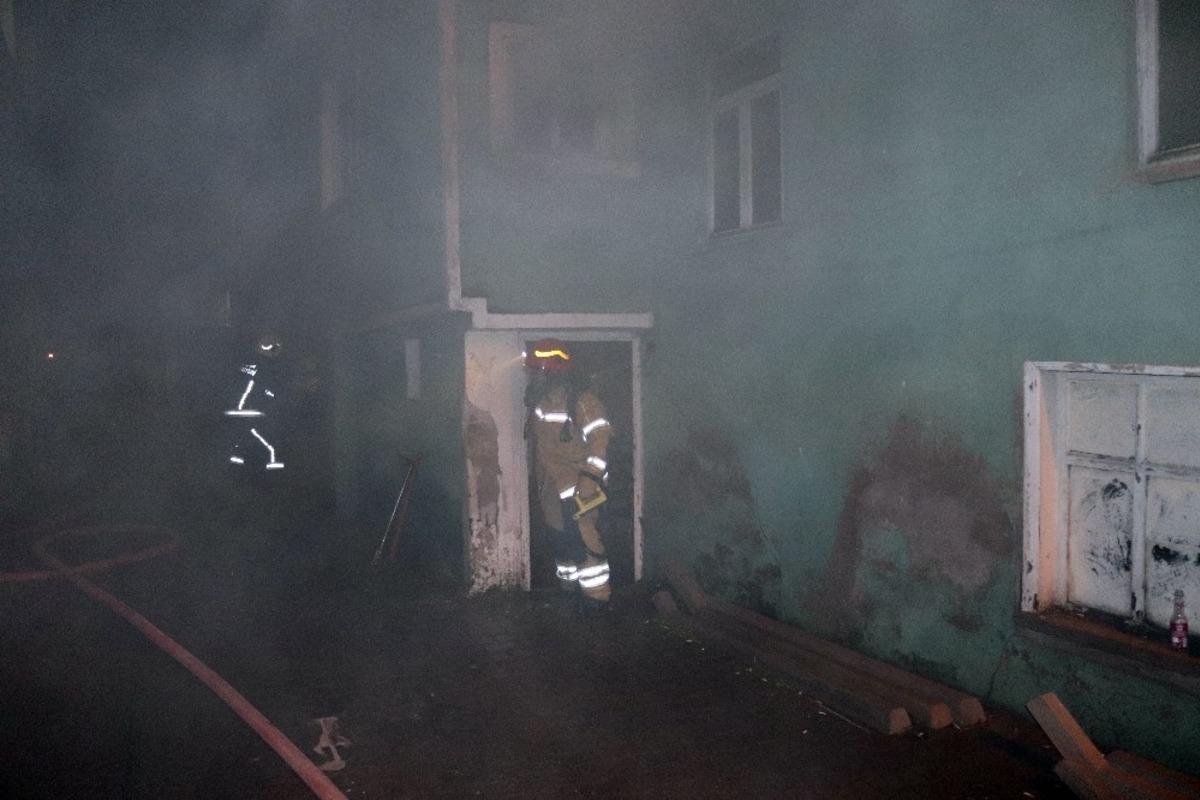 Metruk bina k&uuml;l oldu