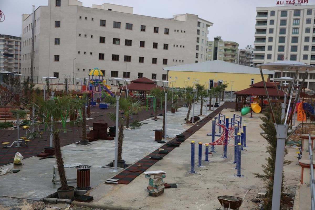 Karak&ouml;pr&uuml;&rsquo;de park &ccedil;alışmaları s&uuml;r&uuml;yor