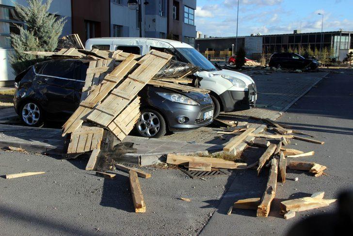 Kayseri'de eğitime rüzgar engeli! İki ilçede okullar tatil edildi G5