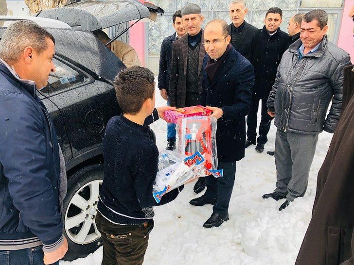 Kaymakam Özadalı’dan hasta öğrenciye bisiklet sürprizi G3