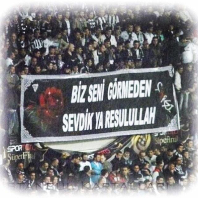 Demba Ba dan &Ccedil;arşı pankartı 1