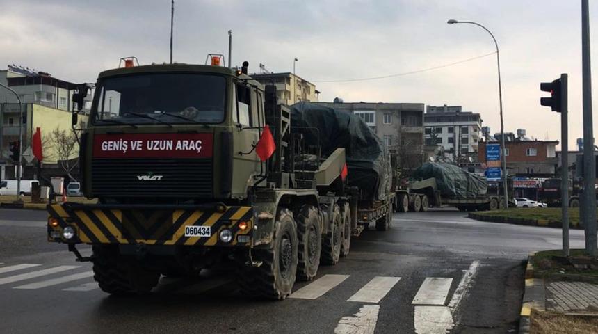 Suriye sınırına askeri sevkiyat devam ediyor! Tanklar gönderildi