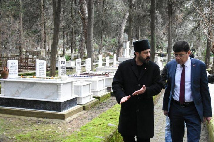 Demirci Mehmet Efe mezarı başında anıldı G4