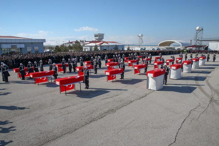 Van'daki çığ faciasındaki şehitler için Van Jandarma Filo Komutanlığında tören düzenlendi G3