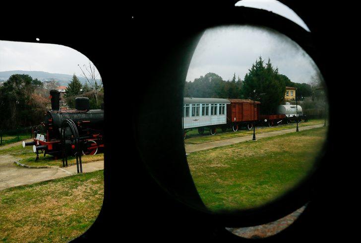 Asırlık kara trenler ziyaretçilerini bekliyor G3