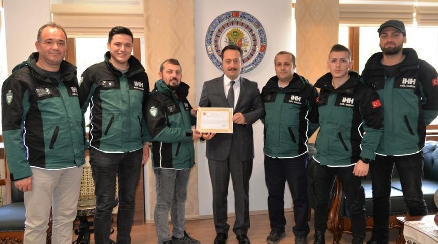 Depremde görev alan arama kurtarma ekibinden Vali Şentürk’e ziyaret