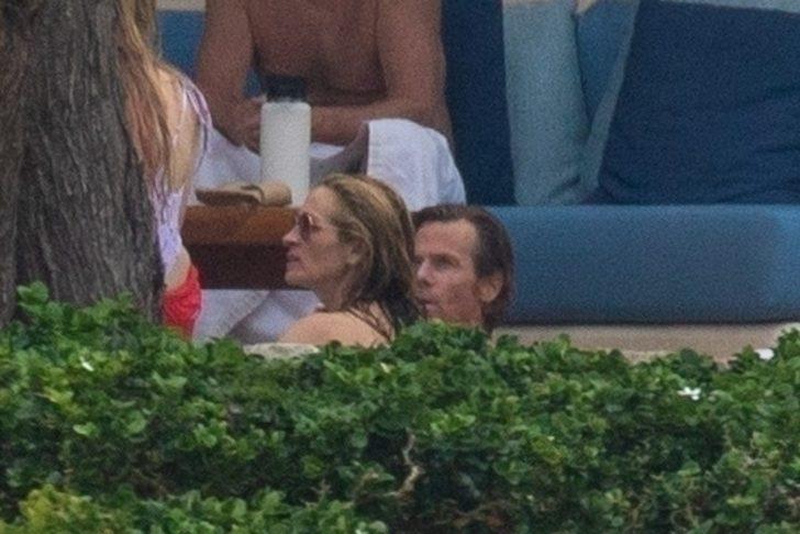 52 yaşındaki Julia Roberts'ın aşk dövmesi G5