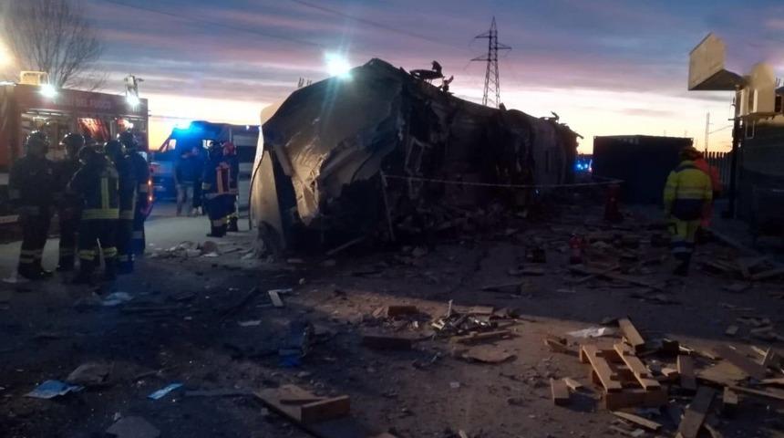 Yüksek hızlı tren raydan çıktı: 2 ölü