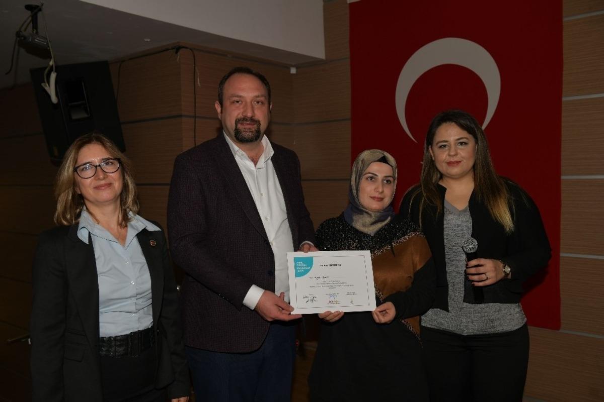 &Ccedil;iğlili kadınlar sertifikalarını aldı