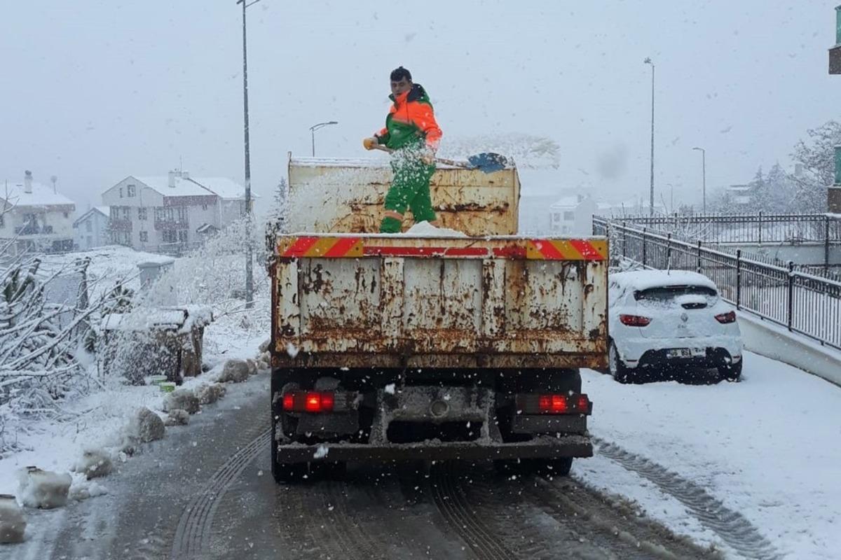 &Ccedil;ankaya&rsquo;da karla m&uuml;cadele