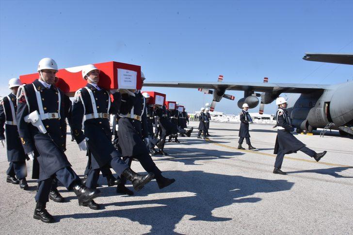 Bahçesaray'da düşen çığın altında kalan bir kişinin daha cenazesi çıkarıldı G1