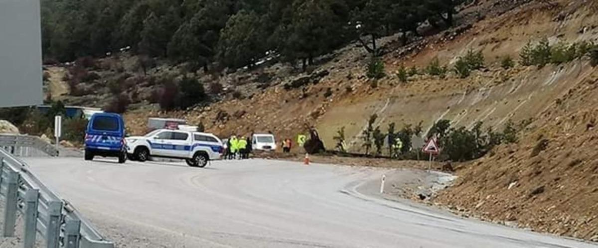 Sertavul Ge&ccedil;idi heyelan nedeniyle ulaşıma kapandı