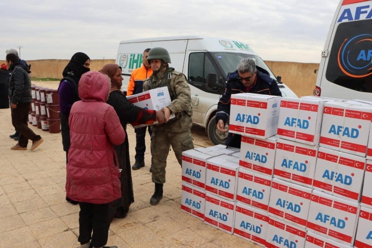 Resulayn ve Telabyad&rsquo;a insani yardımlar devam ediyor