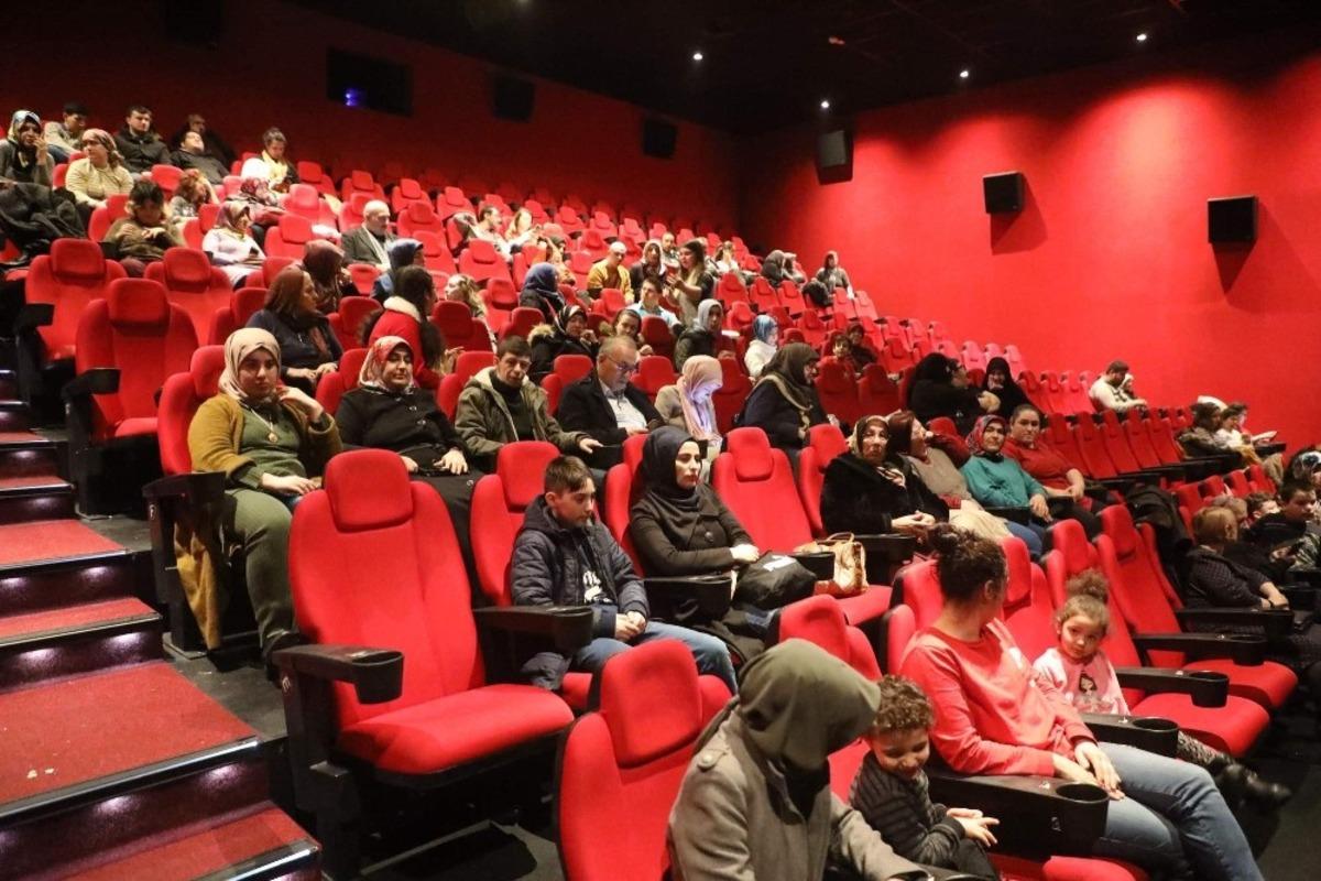 &ldquo;Rafadan Tayfa G&ouml;beklitepe&rdquo; filmine ESER&rsquo;li &ouml;ğrencilerden b&uuml;y&uuml;k ilgi