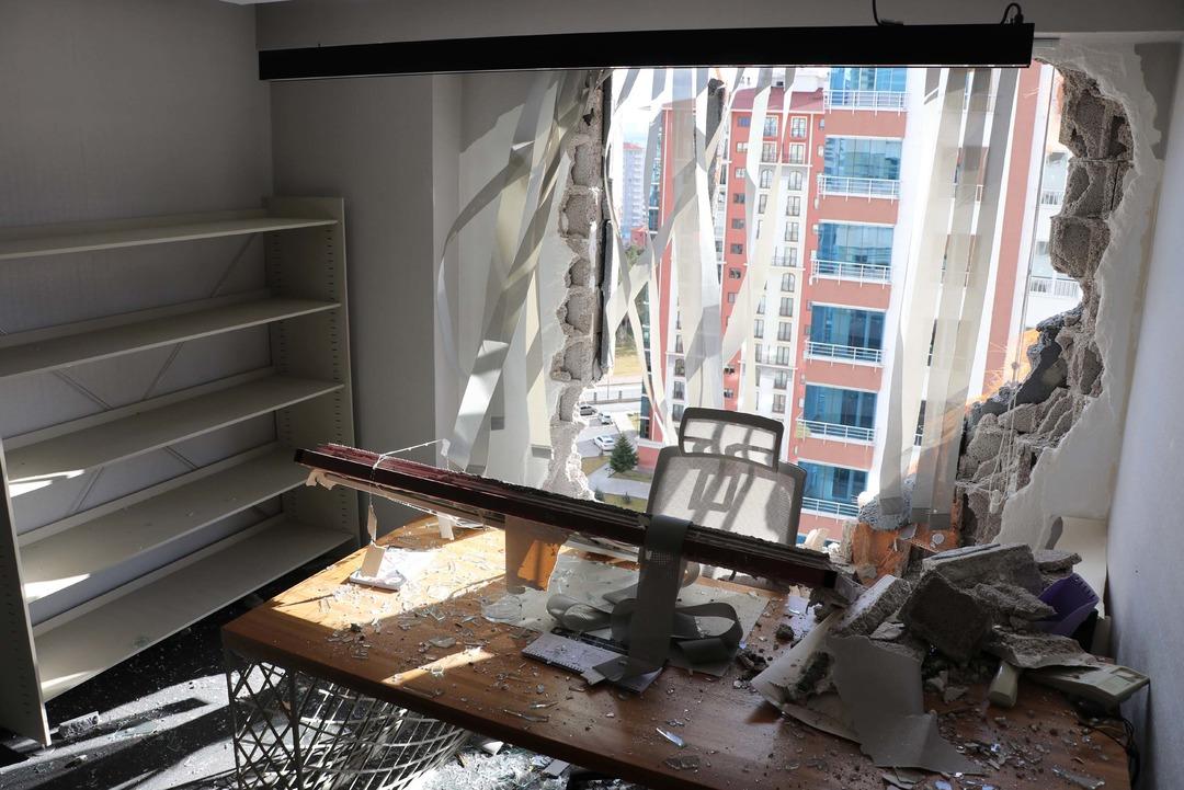 Burası Kayseri! Fırtına sokakları savaş alanına &ccedil;evirdi