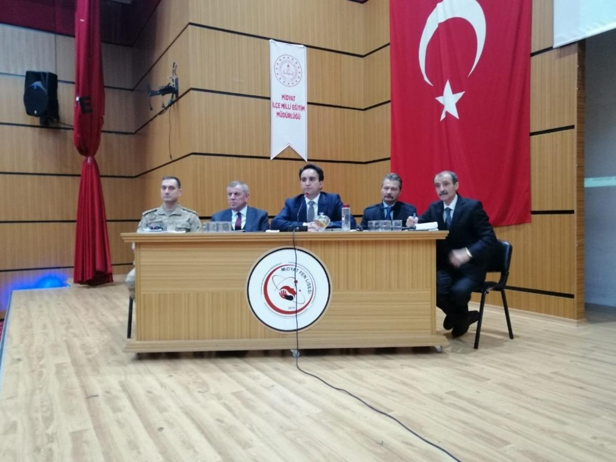 Kaymakam D&uuml;ndar muhtarlarla bir araya geldi