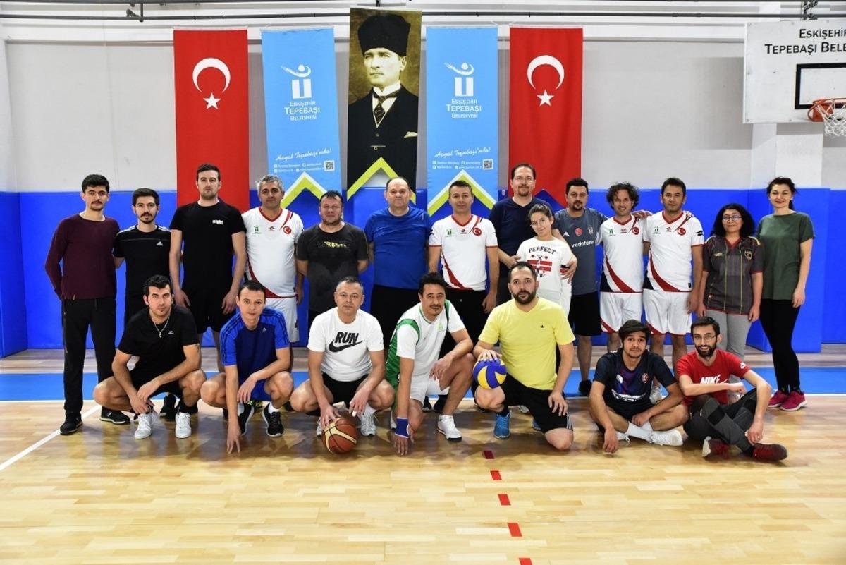 Tepebaşı&rsquo;nda voleybol heyecanı
