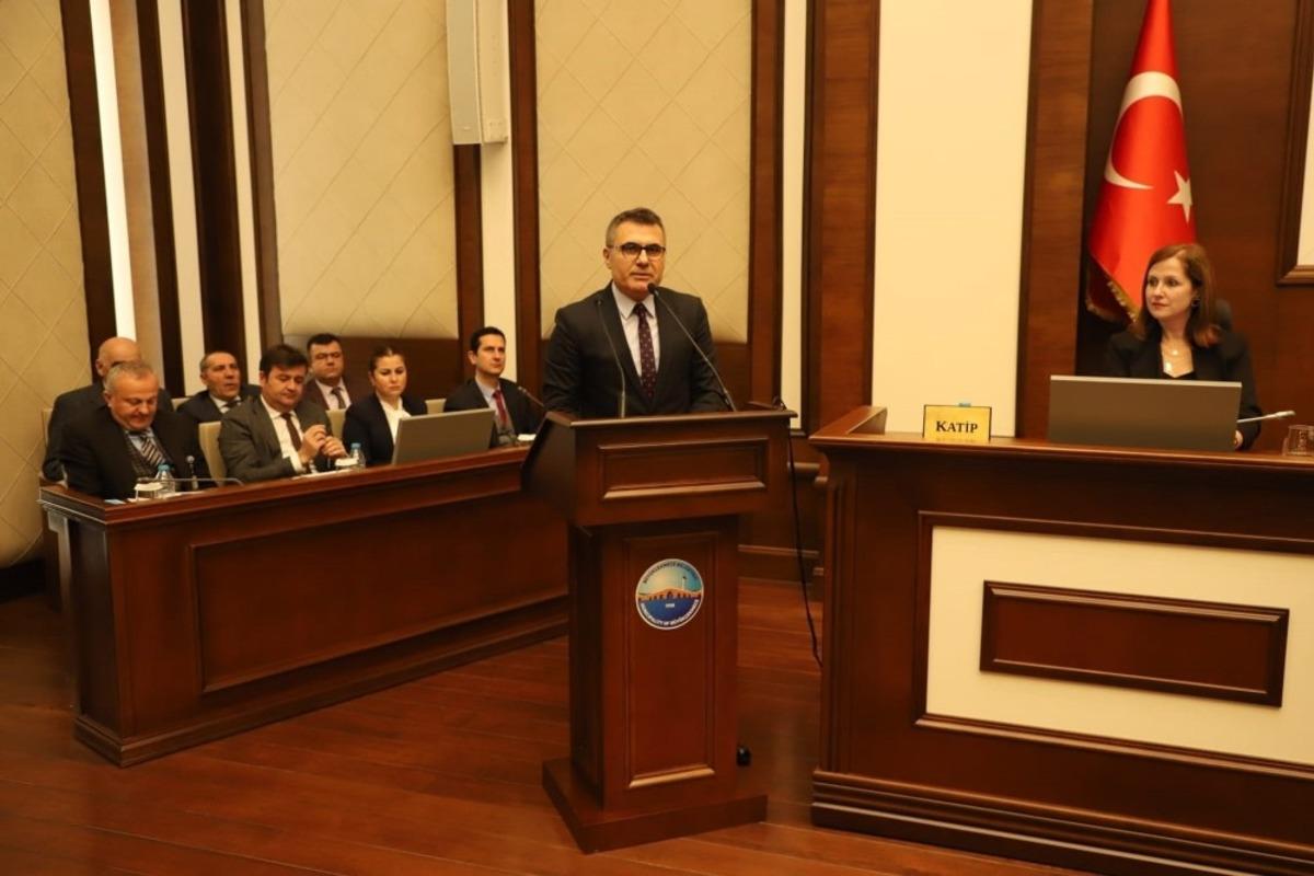 B&uuml;y&uuml;k&ccedil;ekmece Belediye Meclisi Dr. Eryiğit&rsquo;i b&uuml;y&uuml;kşehire uğurladı