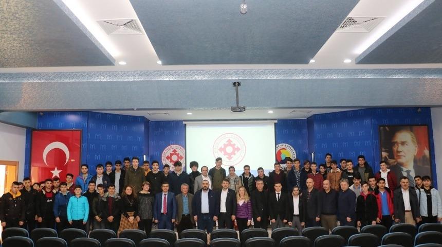 Avrupa &uuml;lkelerine gidecek &ouml;ğretmen ve &ouml;ğrencilere kurum tanıtımları yapıldı