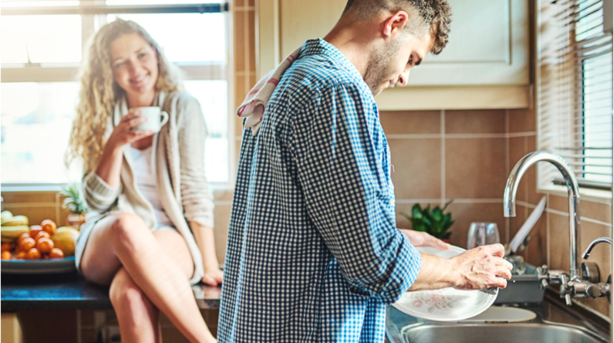 Bilimsel açıklama: Kadınlar temizlik yapan erkekleri daha çekici buluyor