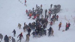Van Bahçesaray'daki çığ felaketinde 5 kişiyi kurtaran kepçe operatörü o anları anlattı