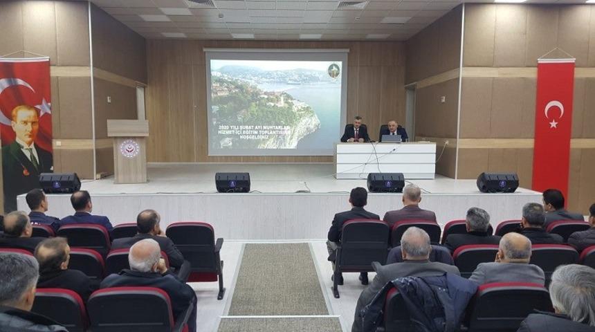 Muhtarlara y&ouml;nelik hizmet i&ccedil;i eğitim semineri