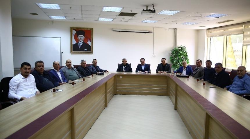 Büyükşehir mahallelerin taleplerini dinlemeye devam ediyor