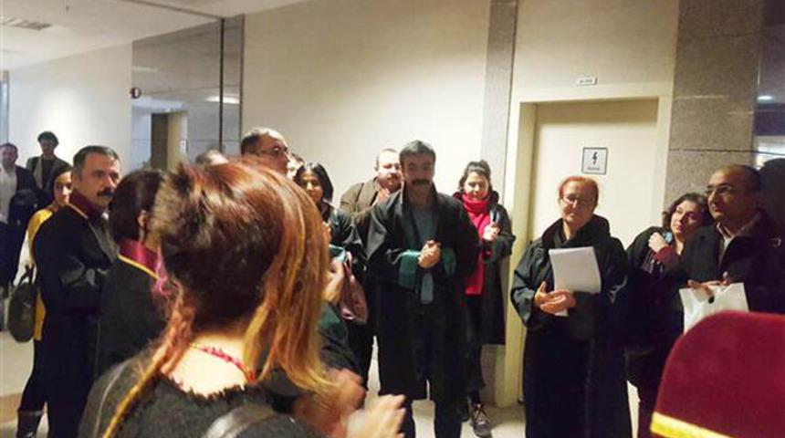 Avukatların adliyelerde 'çay' eylemi sürüyor