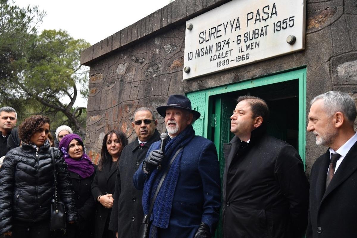 S&uuml;reyya Paşa vefatının 65. yılında kabri başında anıldı