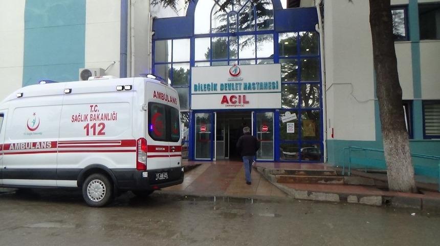 Bilecik&rsquo;te otomobilin &ccedil;arptığı &ccedil;ocuk yaralandı