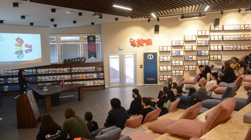 Yabancı &ouml;ğrencilere Eskişehir ve Anadolu &Uuml;niversitesi tanıtıldı