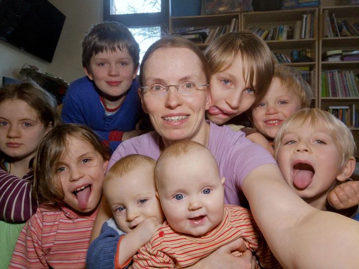 Canlı yayında 8. kez doğum yaptı G4