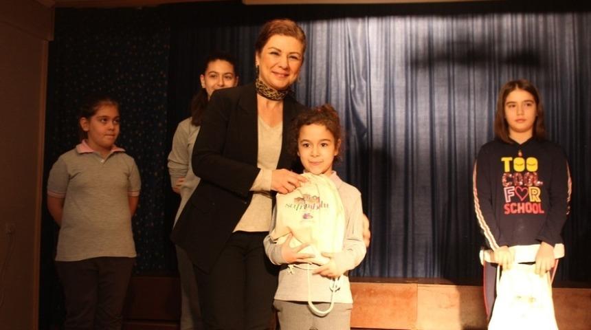 Başkan K&ouml;se&rsquo;den başarılı &ouml;ğrencilere hediye