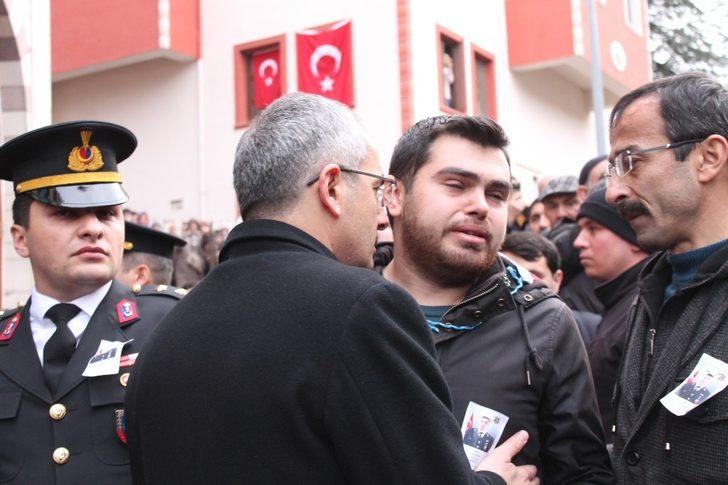 Şehit Ufuk Deniz’i binlerce kişi uğurladı G5