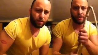 Survivor Taner kendini kırbaçlattı