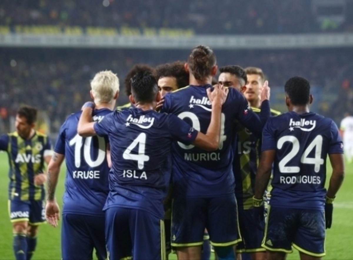 Fenerbah&ccedil;e'de Mauricio Isla'dan Boca Juniors sinyali