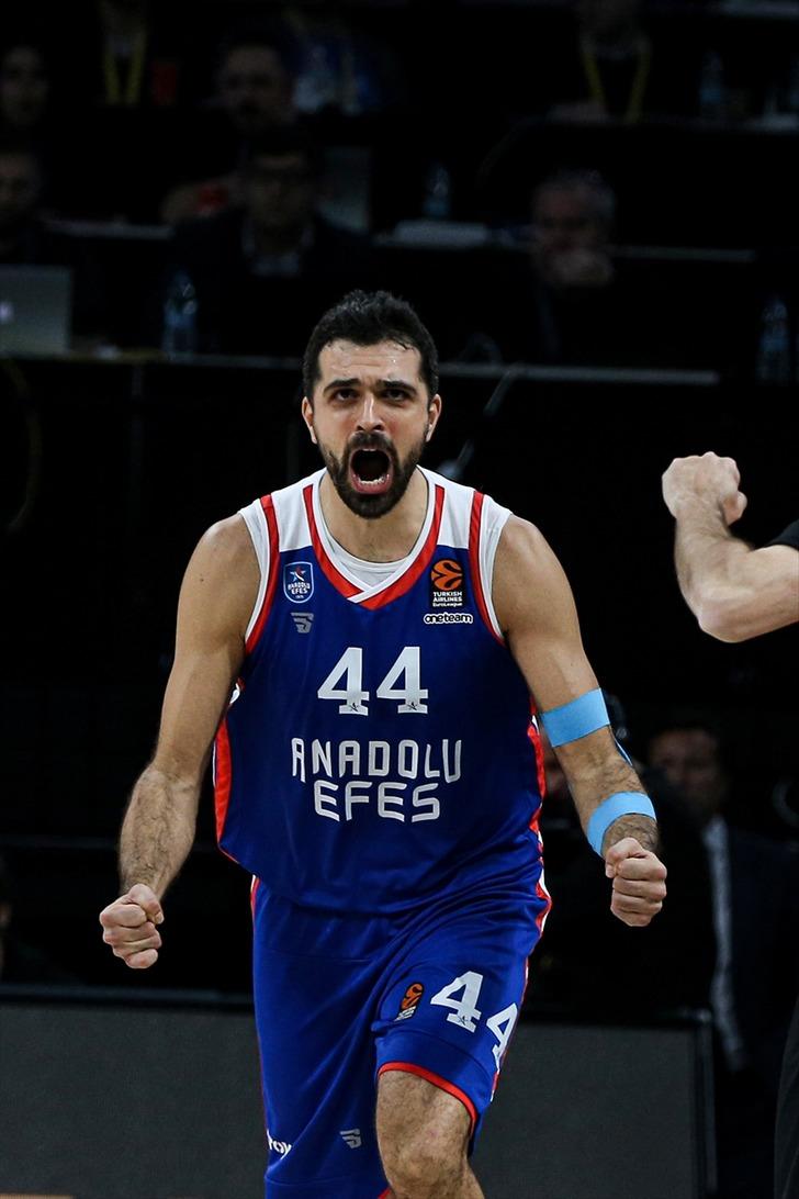 ÖZET | Anadolu Efes - Zalgiris maç sonucu: 96-91 G4